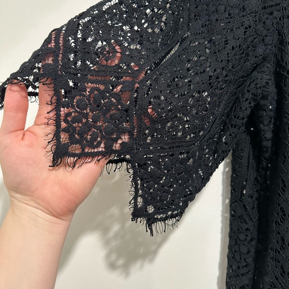 H&M black off the shoulder cotton lace medium top - Picture 3 of 3